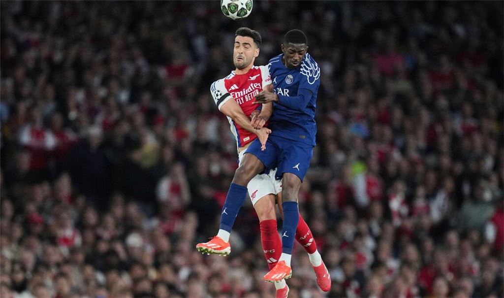 Treffen am Samstag erneut aufeinander: Arsenals Mikel Merino und Ousmane Dembele (r) von PSG. (Archivbild)