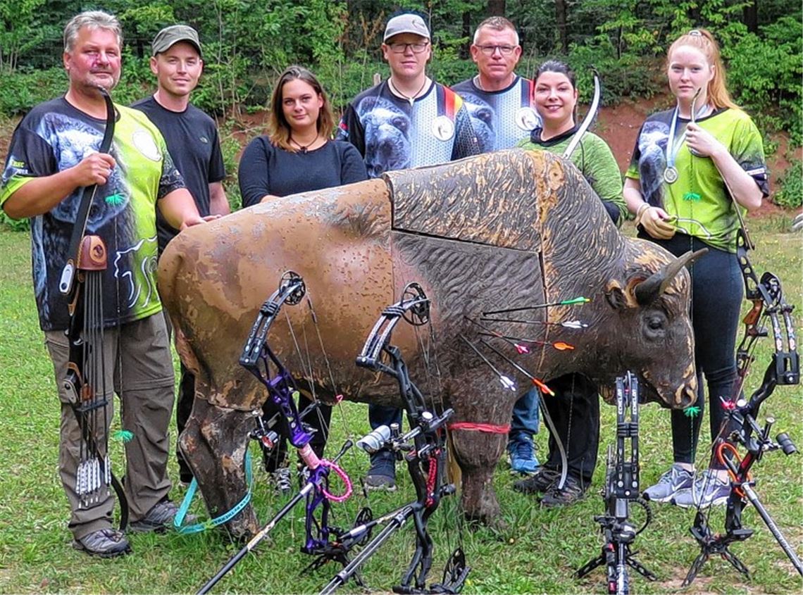 Mit dem Bogen über Stock und Stein