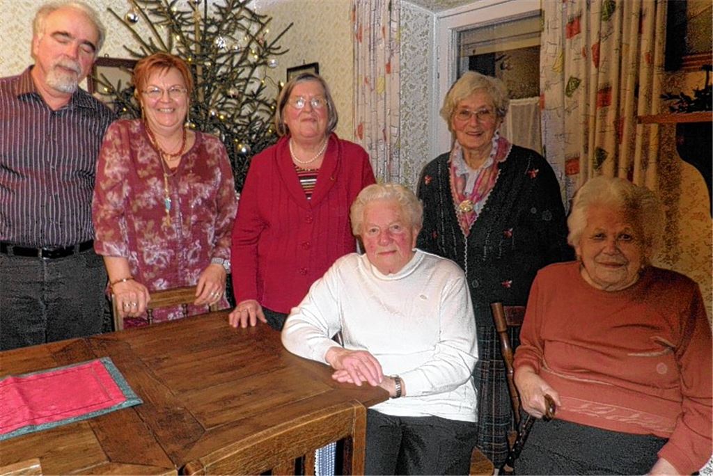 Treue Mitglieder des Volkschors.