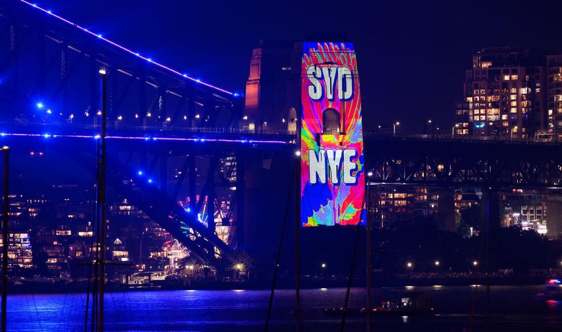 Trotz des Terroranschlags vor zwei Wochen kamen zahlreiche Menschen zur Silvesterparty im Hafenviertel.