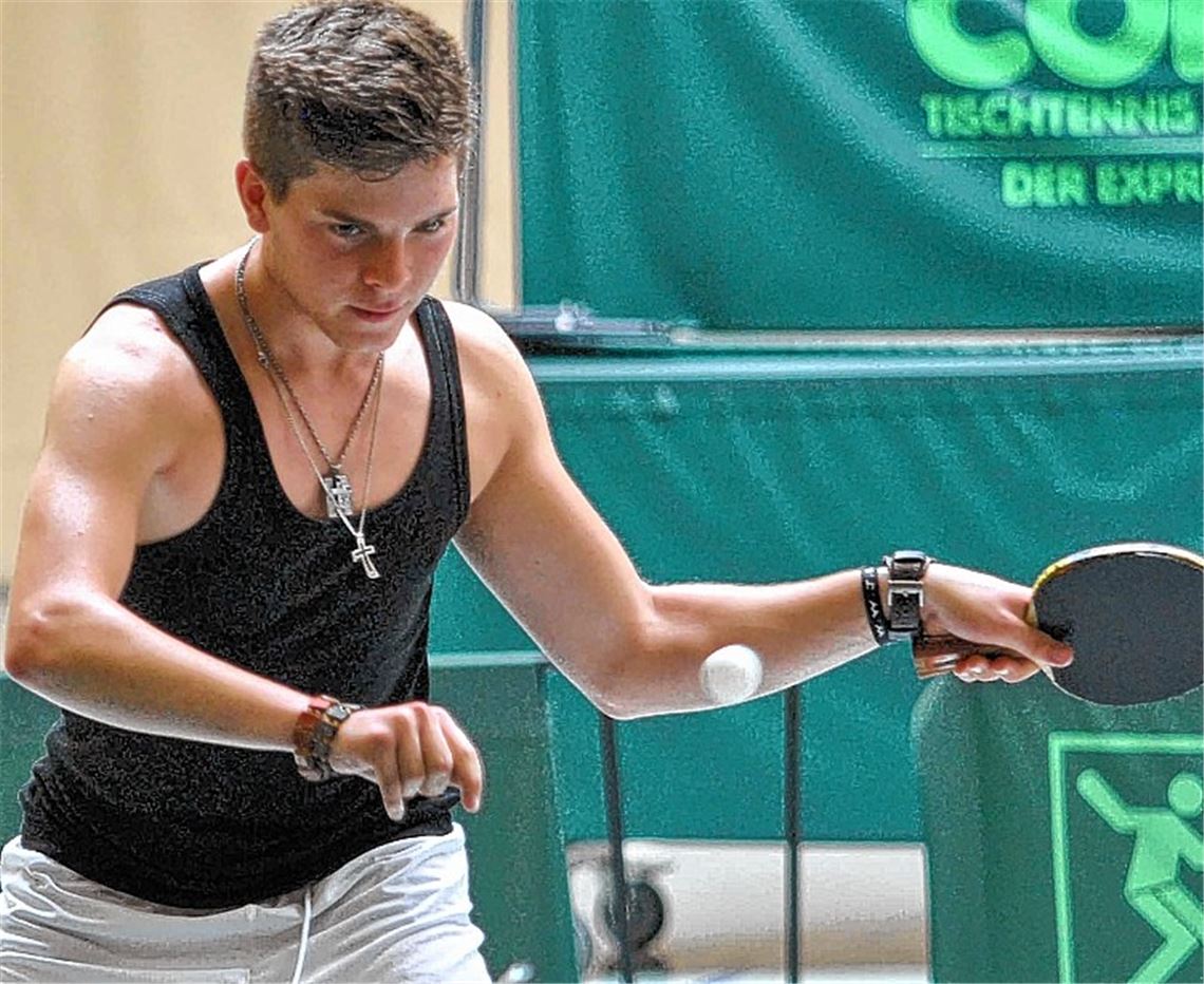 Trotz einer angeborenen halbseitigen Lähmung spielt Johannes Lehrer erfolgreich Tischtennis. Archivfoto: Stahlfeld