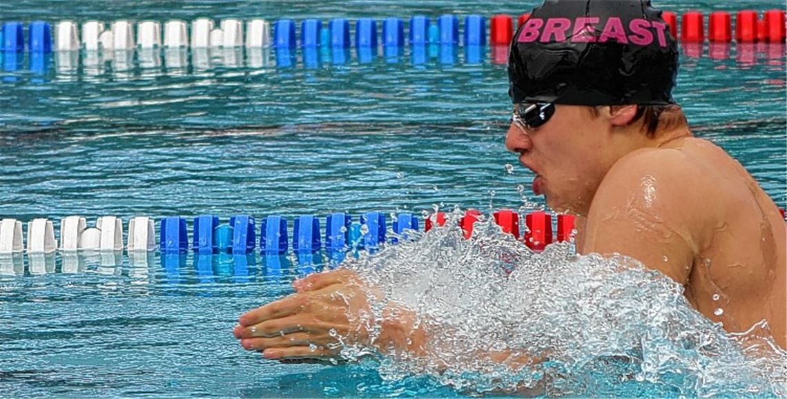 Trotz krankheitsbedingtem Trainingsrückstand spielt Philipp Eggerer beim Brustschwimmen seine Stärken aus.  Archivfoto: Geltz