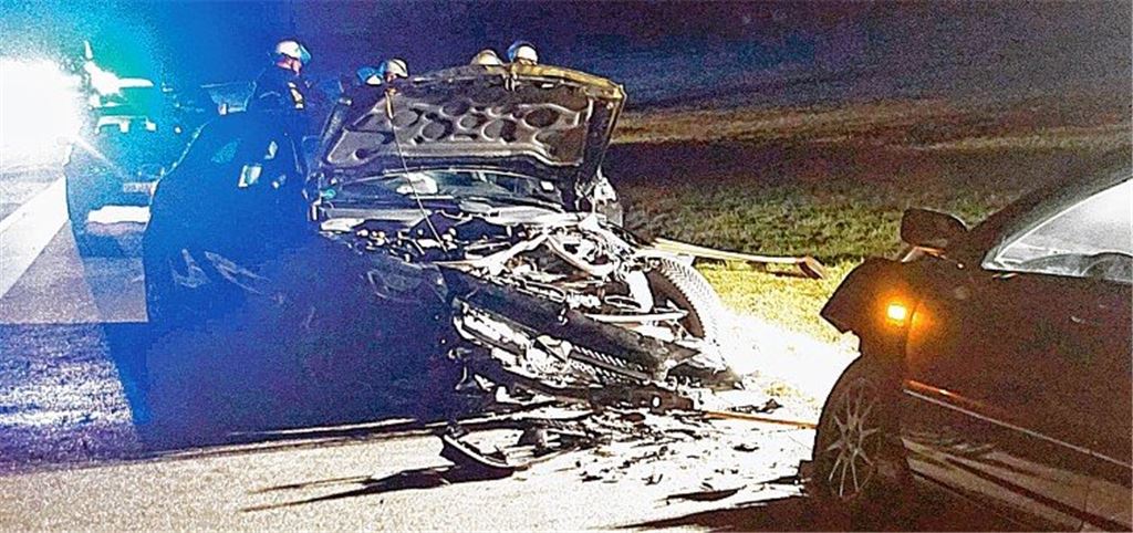 Unfall fordert drei Schwerverletzte