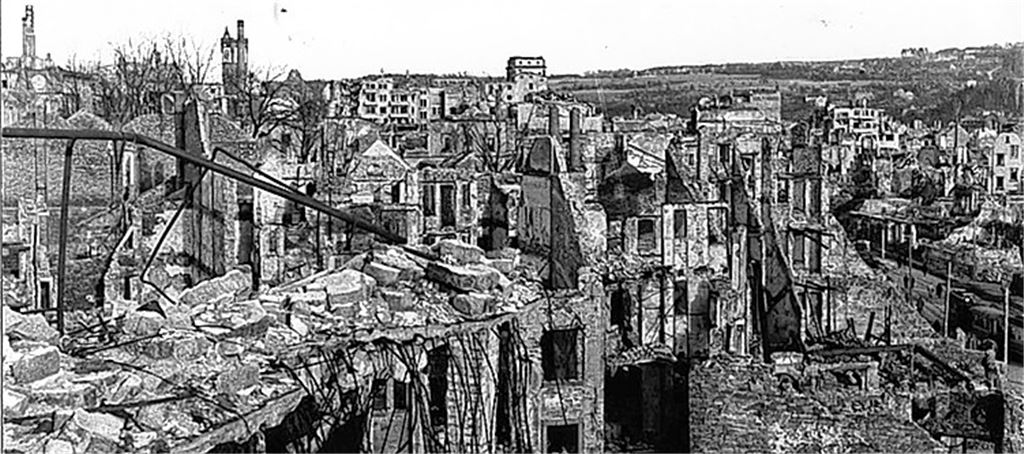 Trümmerlandschaft: Nach dem Bombenangriff am 23. Februar 1945 war die Stadt Pforzheim großteils zerstört. Rund 18000 Menschen kamen ums Leben. Fotos: Stadtverwaltung Pforzheim, Sadler, privat