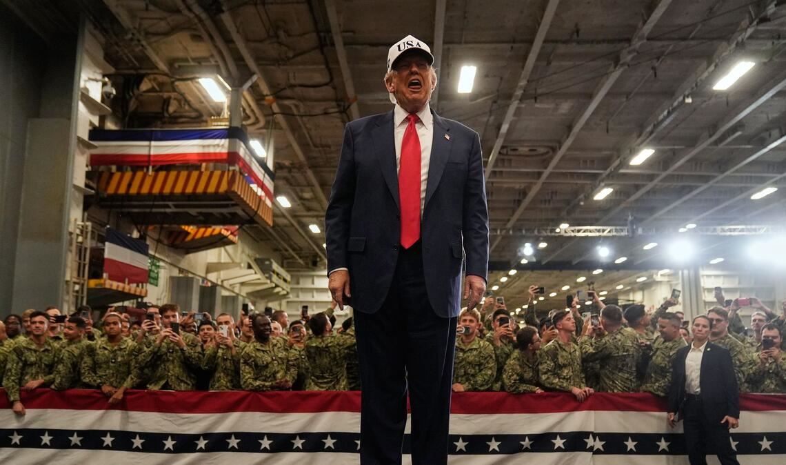 Trump besucht US-Truppen.