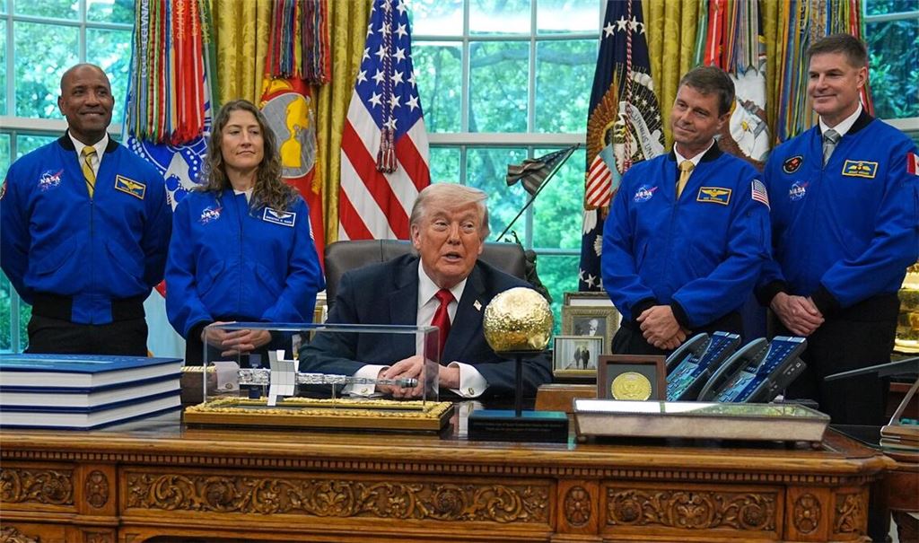Trump hat den Astronauten der "Artemis 2"-Mission zu ihrem Flug um den Mond herum gratuliert.