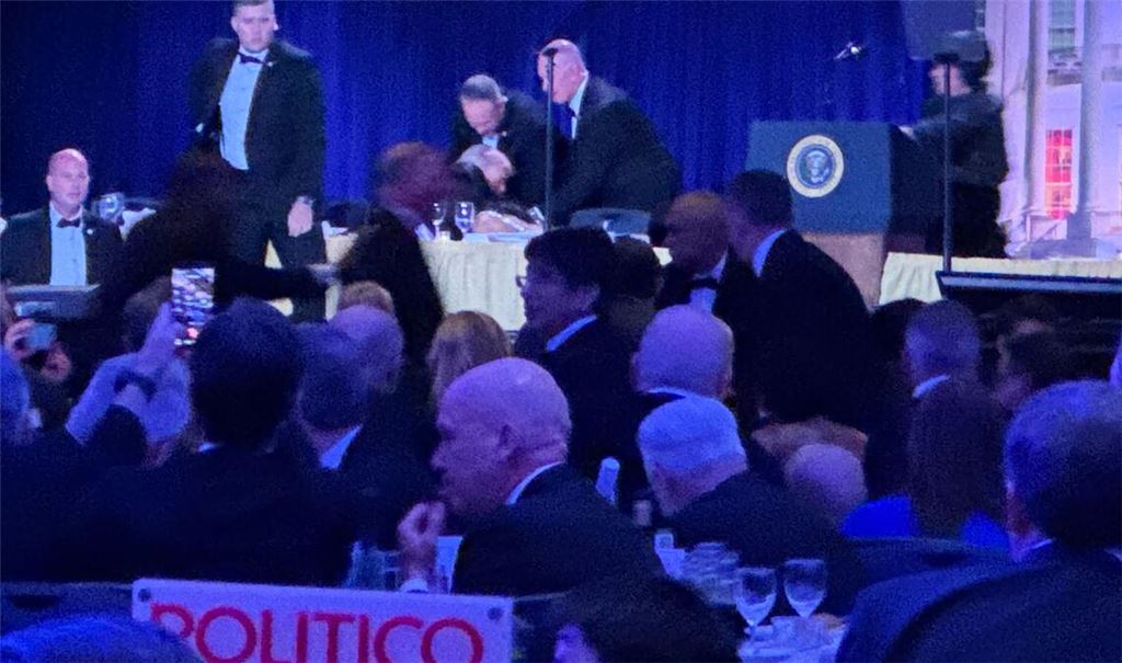 Trump wurde nach dem Vorfall bei der Abendveranstaltung evakuiert.