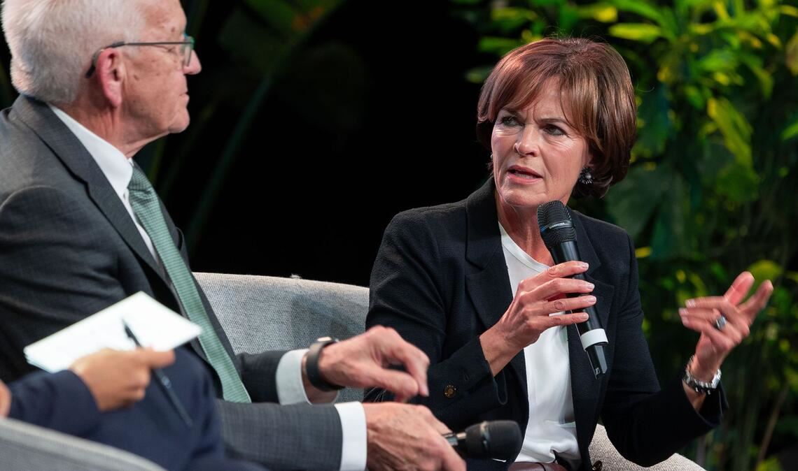 Trumpf-Chefin Nicola Leibinger-Kammüller (rechts) vor kurzem bei einem  Gespräch mit Ministerpräsident Winfried Kretschmann
