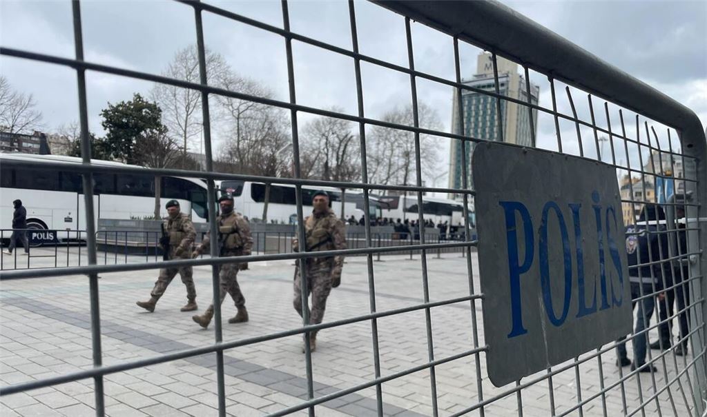 Türkische Behörden führten in den letzten Wochen zahlreiche Razzien gegen Prominente durch - das Vorgehen steht in der Kritik. (Symbolbild)