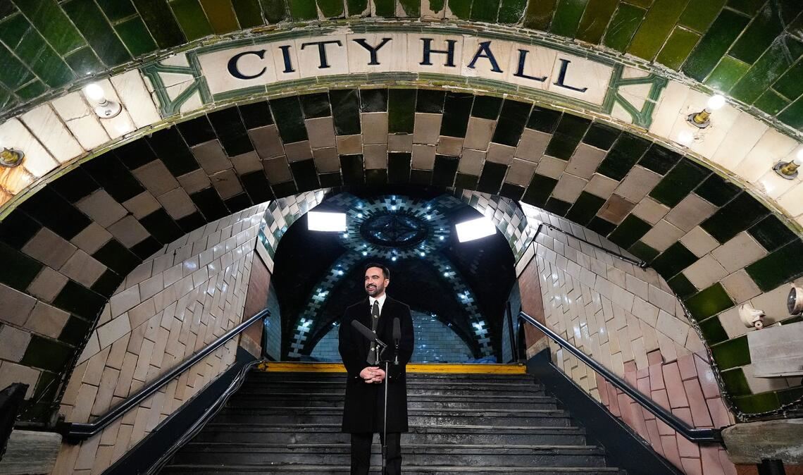 U-Bahn-Station wird zum Redepult: Mamdani startet als New Yorker Bürgermeister