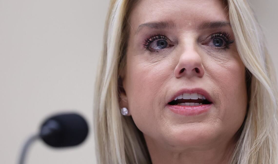 US-Justizministerin Pam Bondi muss sich kritischen Fragen vor einem Ausschuss stellen.