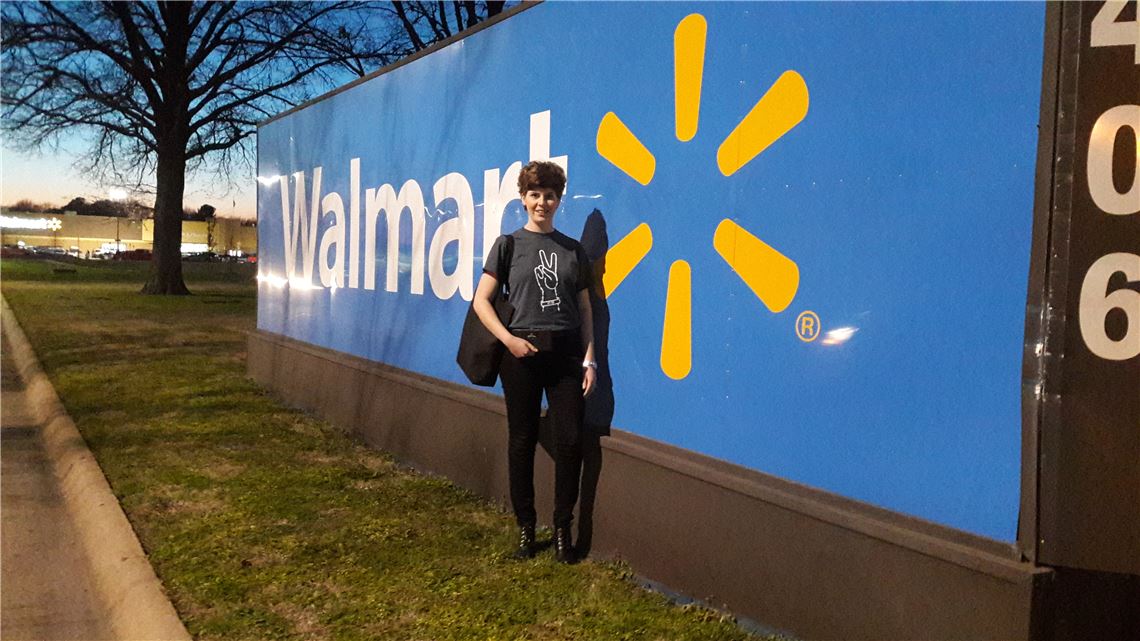 910_0008_127820_Jenny_Joy_Schumann_Shoppen