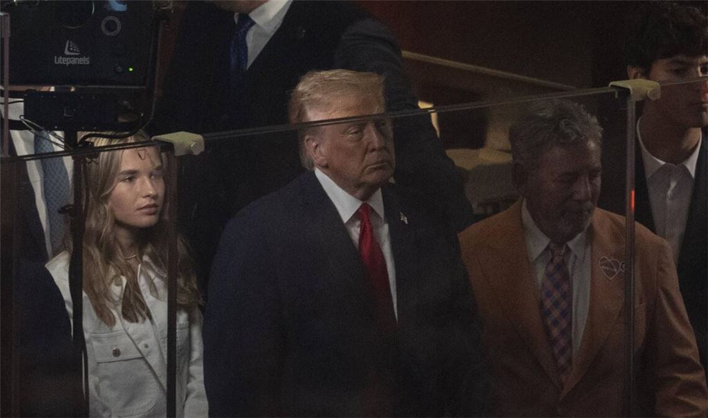 US-Präsident Donald Trump verfolgte das Spiel in einer Lounge.