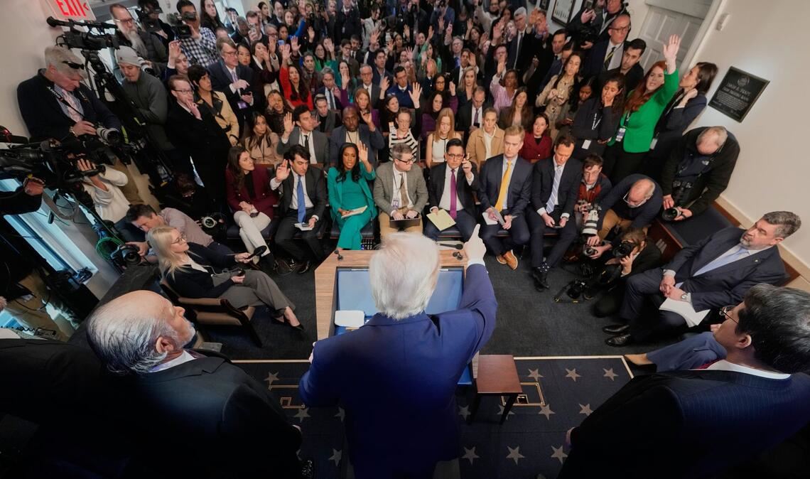 US-Präsident Trump ist sauer auf das Zoll-Urteil – und sagt es der ganzen Welt. Hier bei einer Pressekonferenz.
