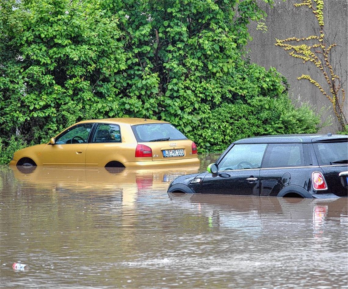 Überflutete Autos in Illingen. Noch gibt es keine echte Übersicht über die Schäden.