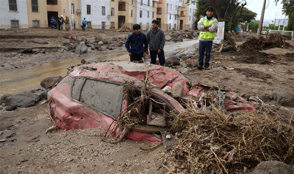 Überschwemmungen nach starkem Regen in Peru