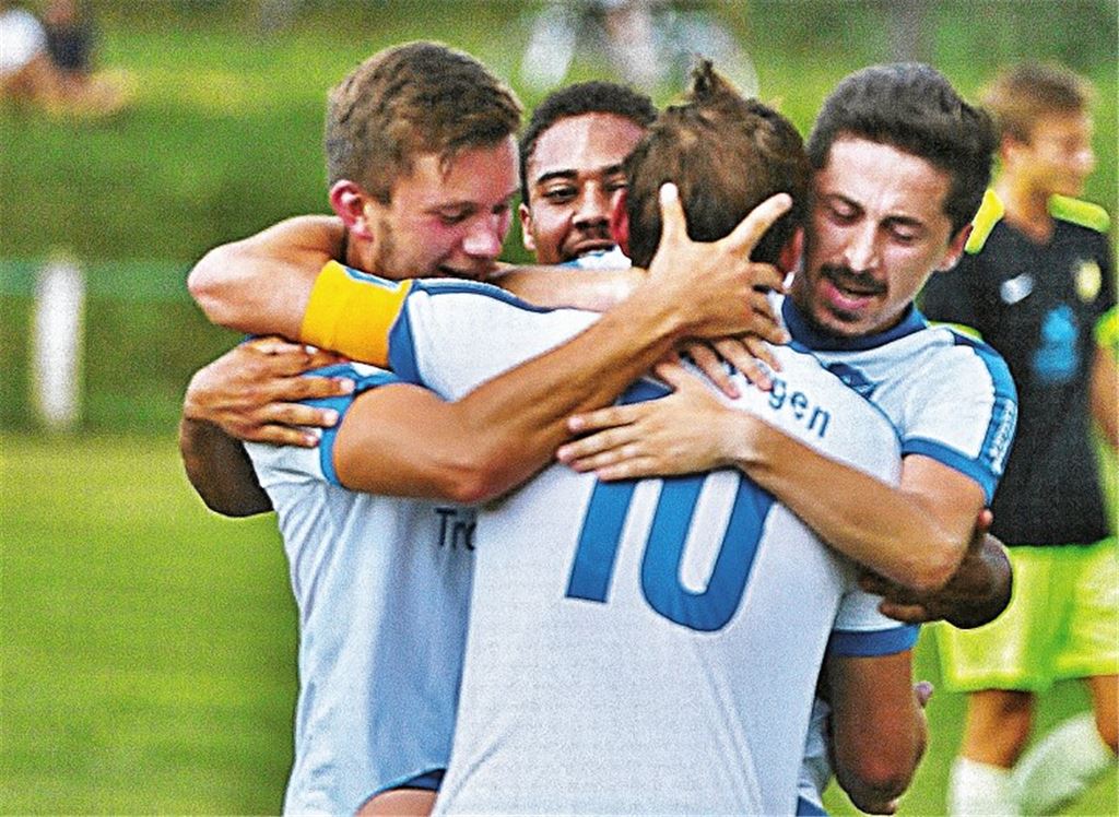 Ufuk Kocaoglu vom FV Knittlingen (re.) führt die Torjägerliste der A-Klasse an.Archivfoto: Huber