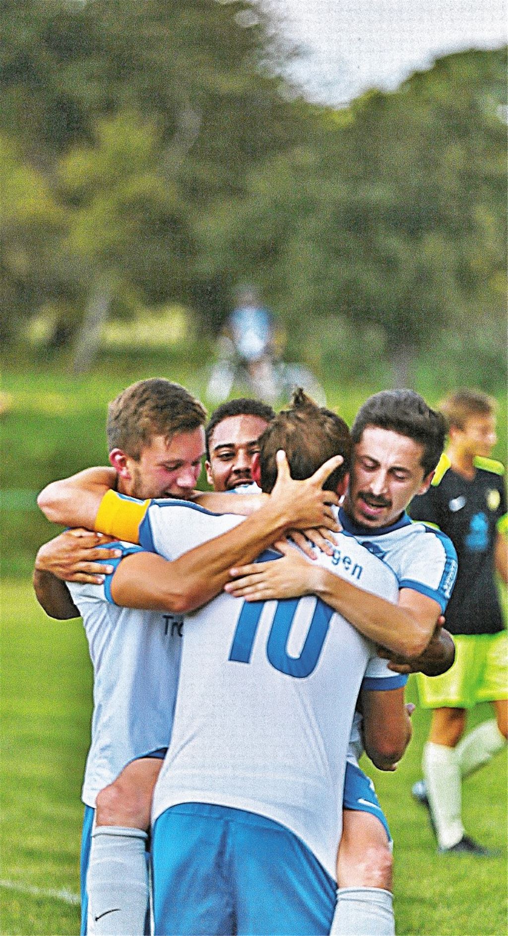 Ufuk Kocaoglu vom FV Knittlingen (re.) führt die Torjägerliste der A-Klasse an.Archivfoto: Huber