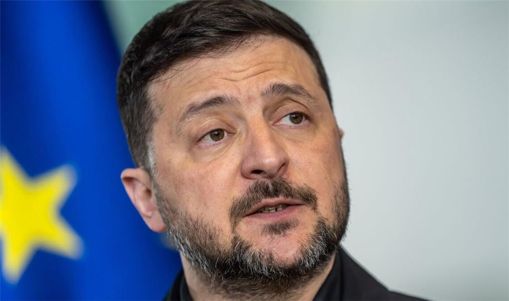 Ukraines Präsident Wolodymyr Selenskyj hat es geschafft, er hat sein Land trotz des Krieges an die EU herangeführt. Vor der endgültigen Aufnahme des Landes steht allerdings ein langer Reformprozess.