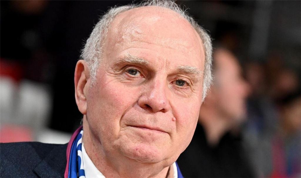 Uli Hoeneß, Ehrenpräsident des FC Bayern München, wurde ins Krankenhaus eingeliefert (Archivfoto).