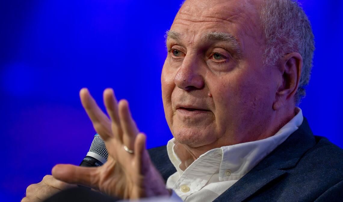 Uli Hoeneß rechnet auch mit der ehemaligen Bundesregierung ab. (Archivbild)