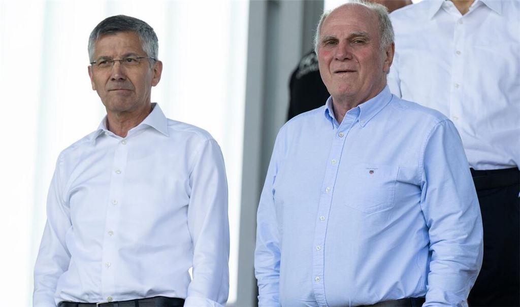 Uli Hoeneß stützte  die Darstellung von Präsident Herbert Hainer zur Trennung von Kahn.
