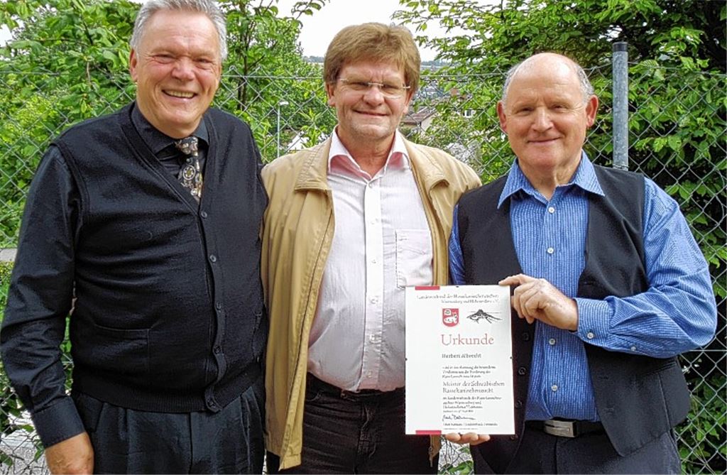 Ulrich Hartmann (v.li.) mit Karlheinz Oehler und Herbert Albrecht.