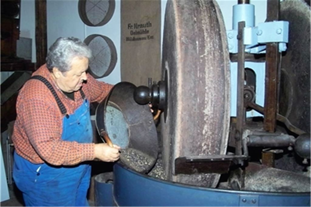 Ulrich Krauth erweckt die Ölmühle 2002 zu neuem Leben – der Beginn einer Erfolgsgeschichte. Fotos: privat