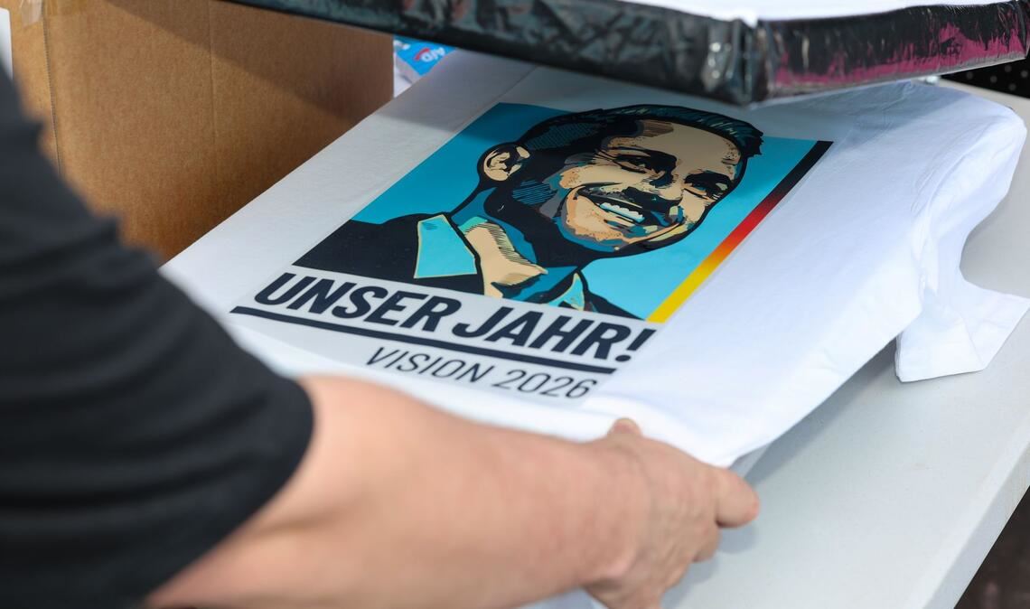Ulrich Siegmunds (AfD) Konterfei findet sich inzwischen auf T-Shirts. (Archivbild)