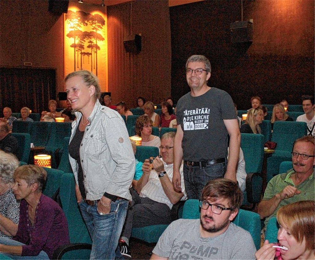 Ulrike Grote und Joachim Baensch geben vor dem Film noch Informationen.