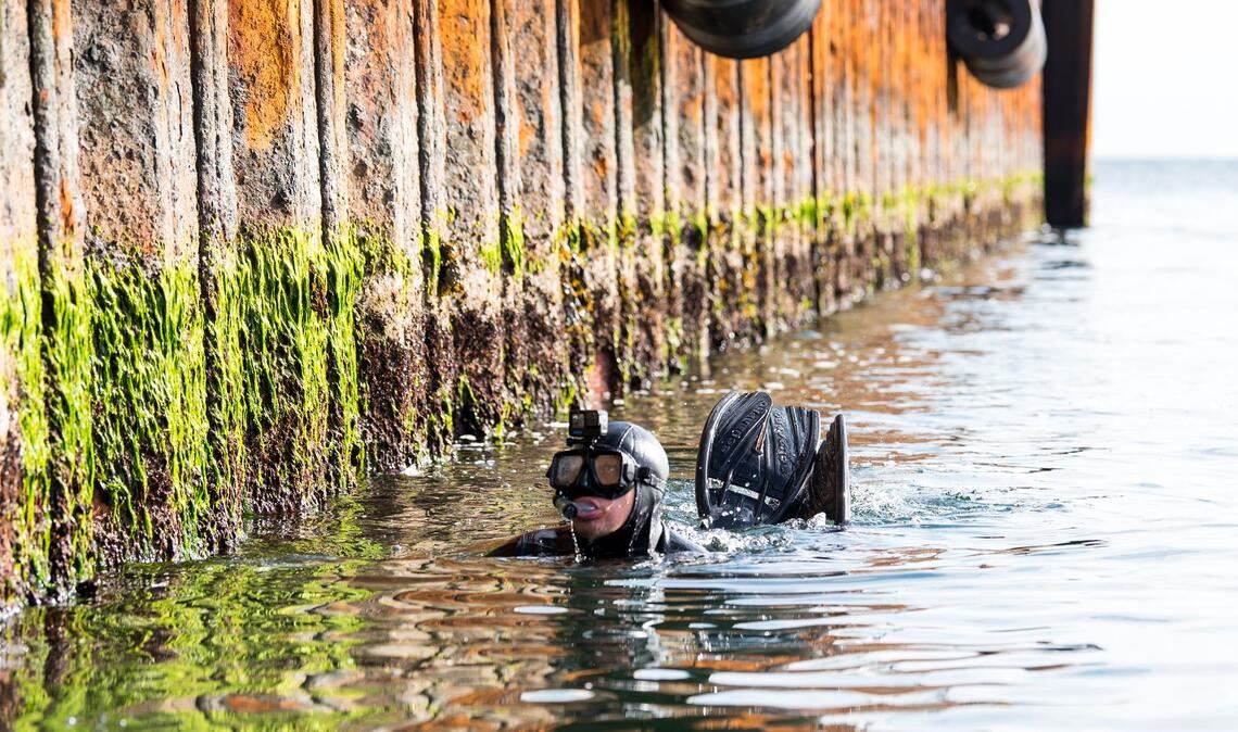 Um Minen unter Wasser unschädlich zu machen, ist der Einsatz von Minentauchern notwendig. Sie durchlaufen eine anspruchsvolle Ausbildung. (Archivbild)