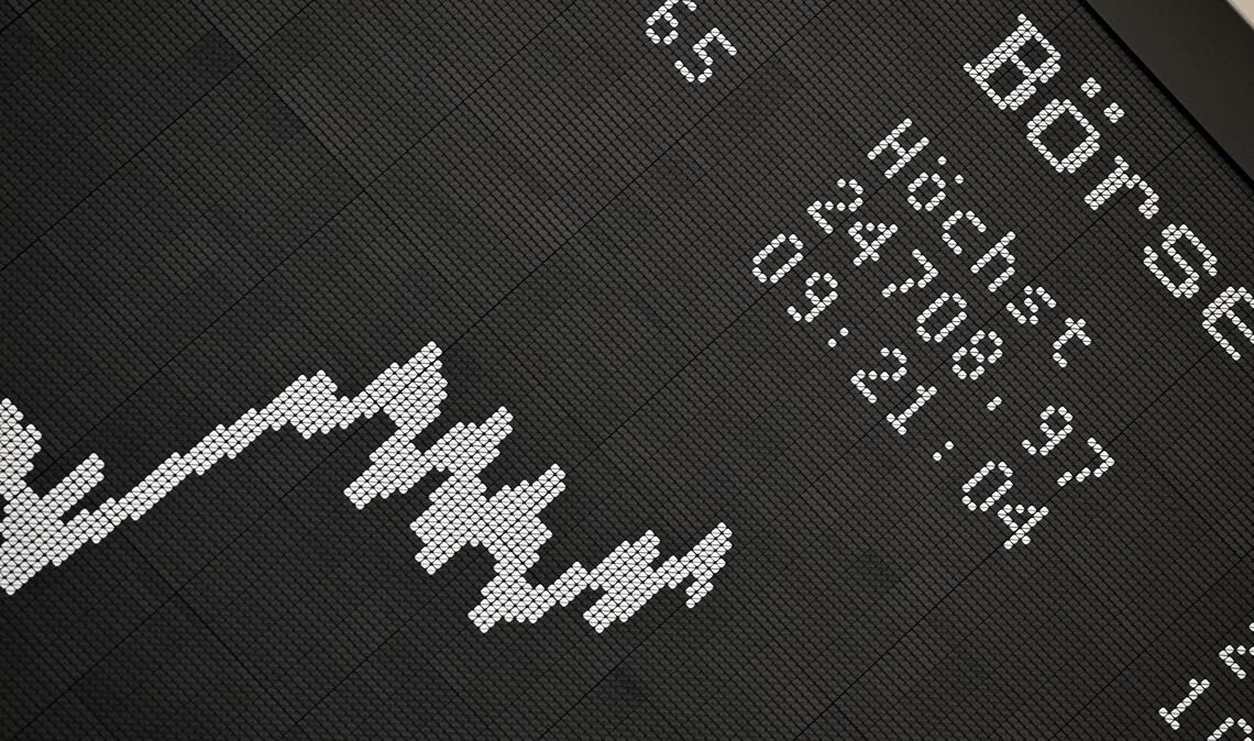 Um die Börse machen die meisten Menschen in Deutschland einen Bogen. (Archivbild)