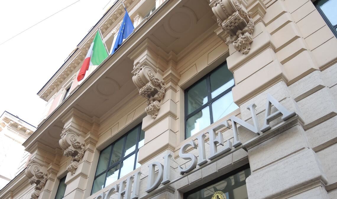Um die einstige Krisenbank, die vor neun Jahren vom italienischen Staat vor dem Untergang gerettet worden war, kündigt sich ein Bieterkampf an. (Archivbild)
