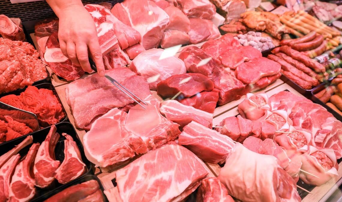Um europäische Landwirte zu schützen, soll es nur für eine bestimmte Menge an Fleischimporten Zollvergünstigungen geben. (Symbolbild)