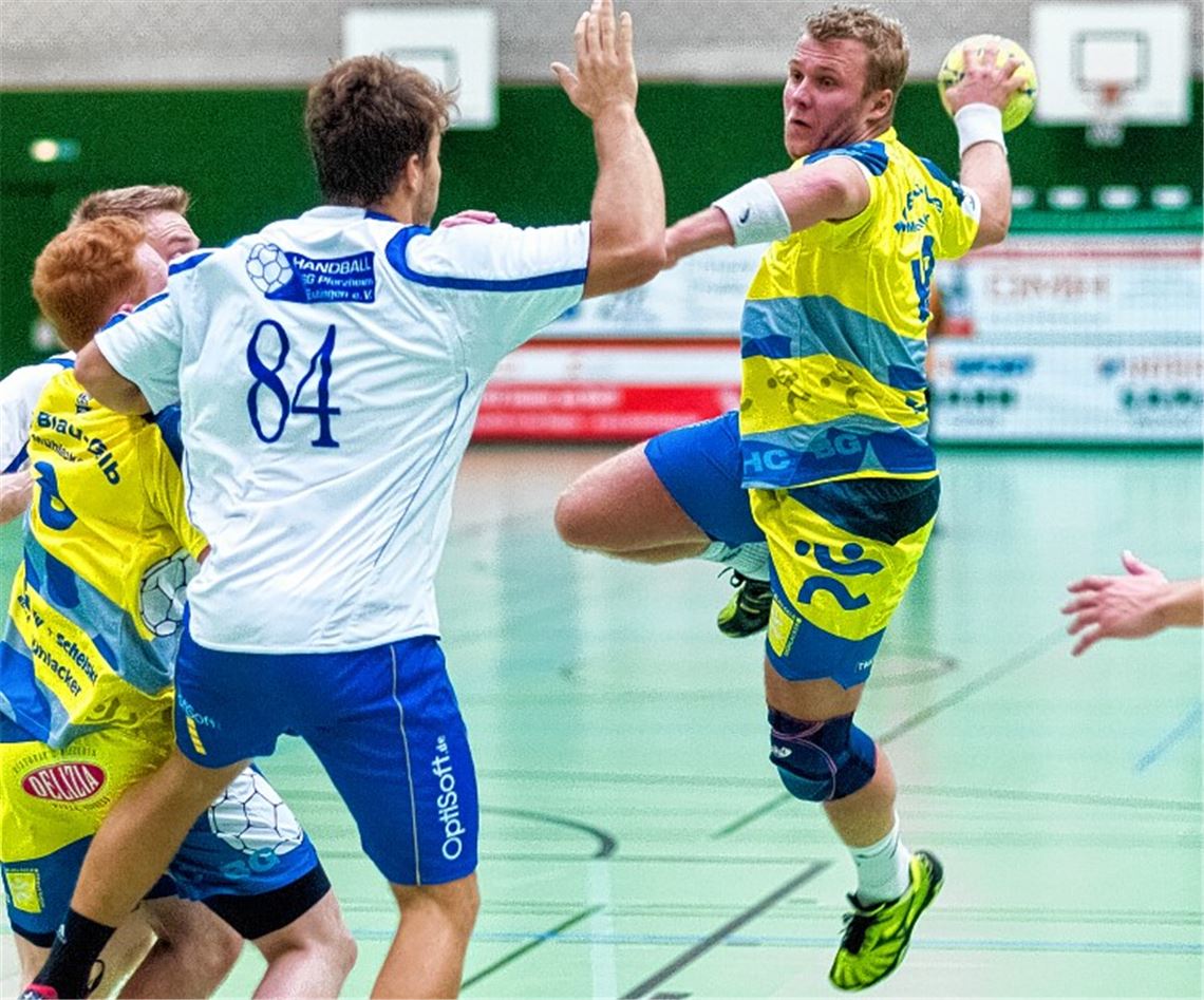 Um jeden Preis das Tor erzielen: Jörg Bidlingmaier ist einer, der das Team mitreißen könnte – sofern die Schulter hält. Foto: Zschorsch