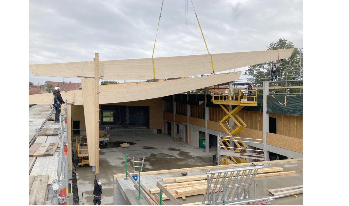 Umbau der Mehrzweckhalle Ingerkingen  mit neuem Holztragwerk.