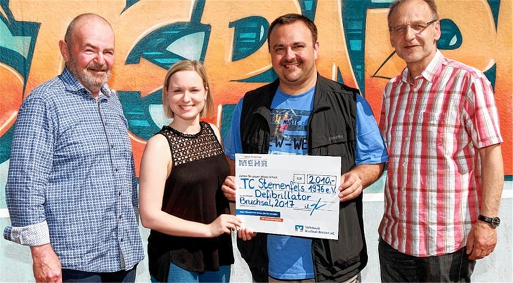 TC Sternenfels kauft Defibrillator dank Spenden
