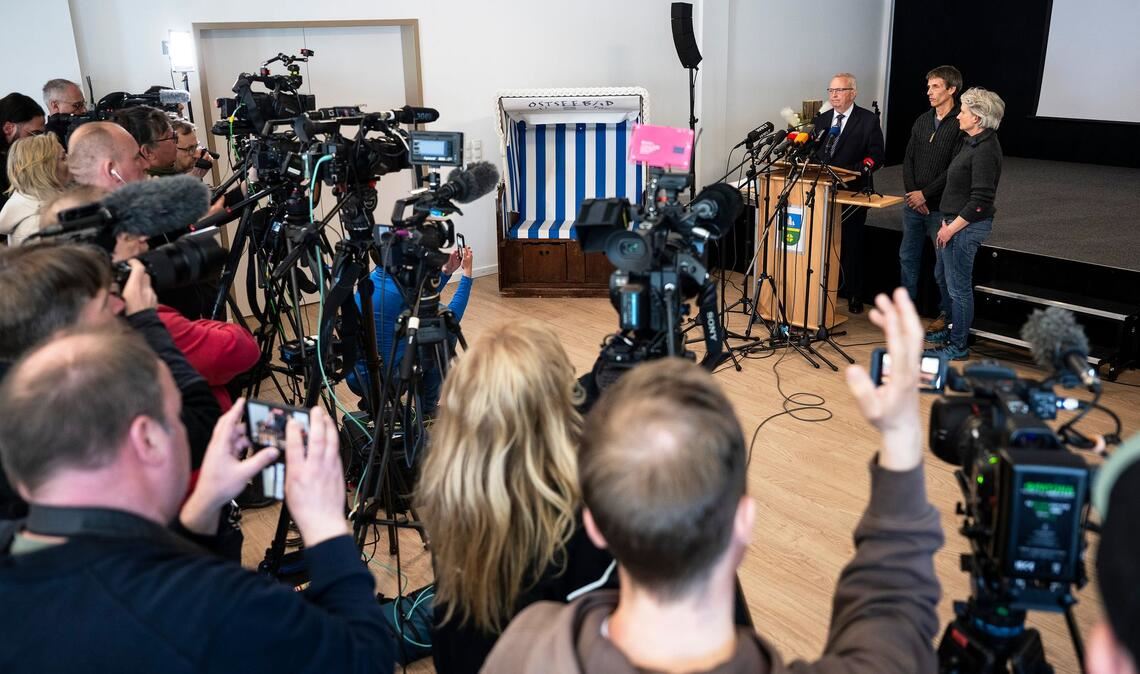 Umweltminister Till Backhaus (SPD) und Experten gaben auf der Insel Poel aktuelle Erkenntnisse bekannt.
