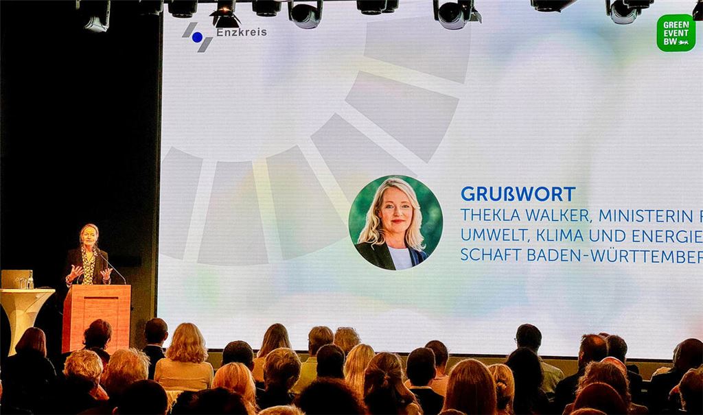Umweltministerin Thekla Walker warnt eindringlich davor, auch nur einen einzigen winzigen Schritt bei der Energiewende zurückzugehen. Foto: Goertz