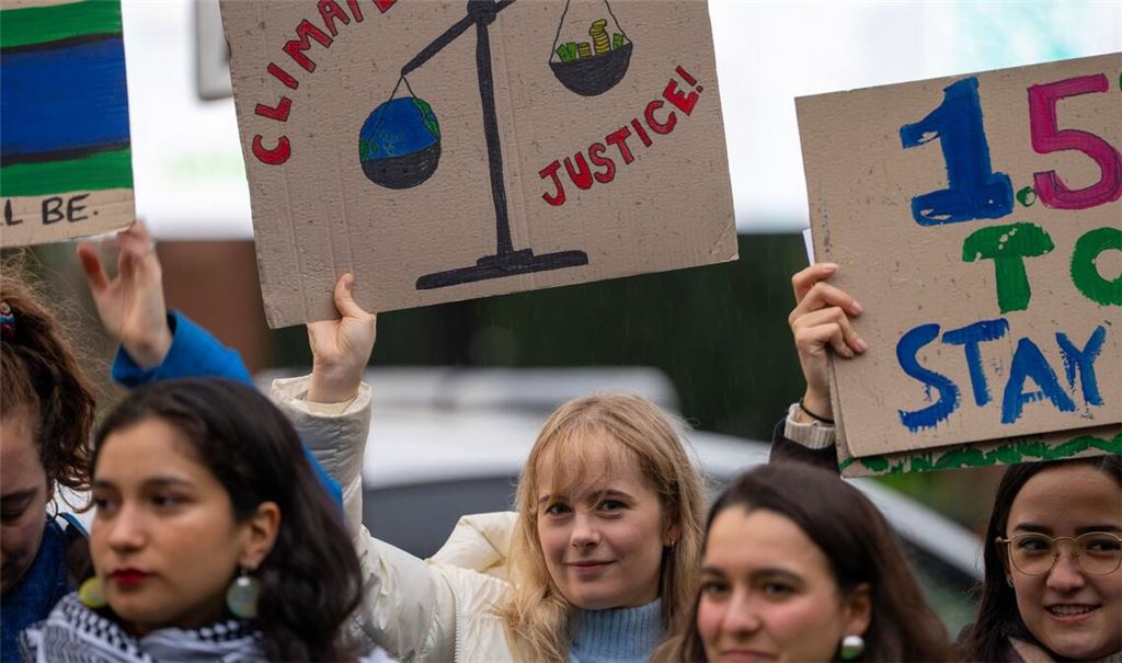 Umweltschützer fordern Klimaziele auch vor Gericht ein. (Symbolbild)