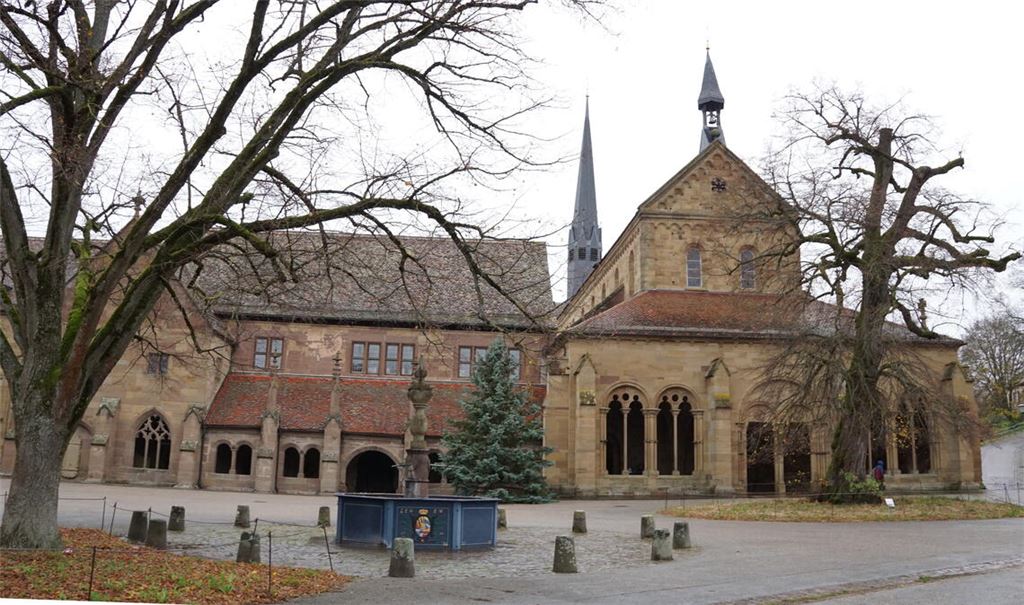 Unerschütterlich auch am Tag des Jubiläums: die Maulbronner Klosteranlage, die vor 30 Jahren zum Unesco-Welterbe avancierte. Fotos: Bastian