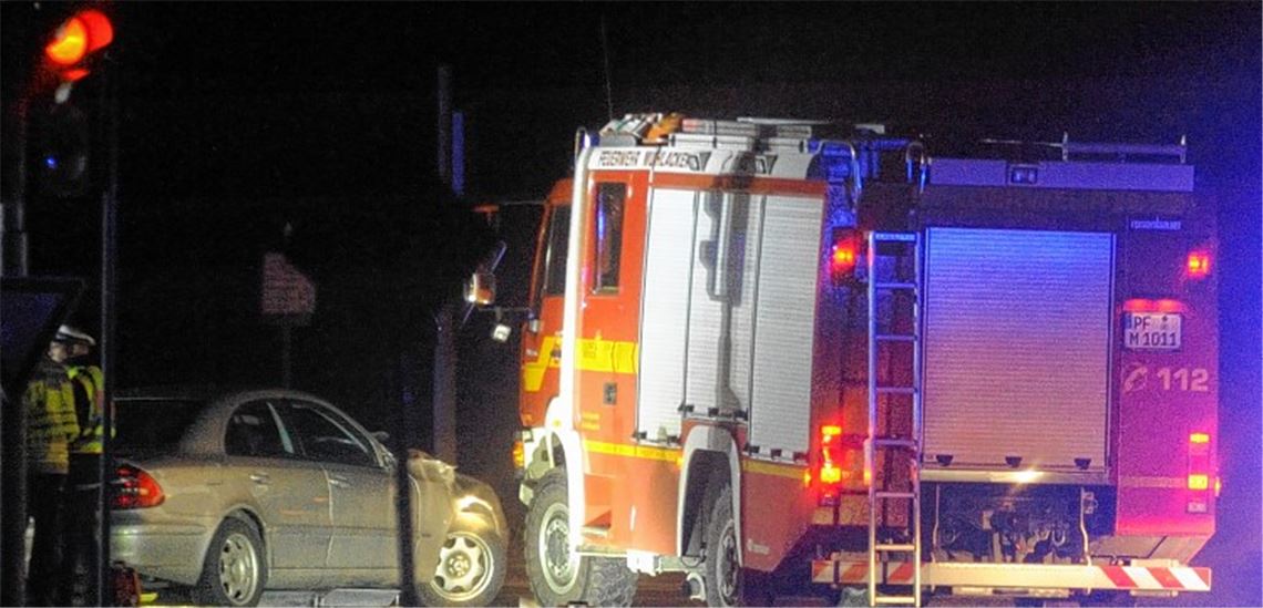 Feuerwehr: Unfall auf Einsatzfahrt