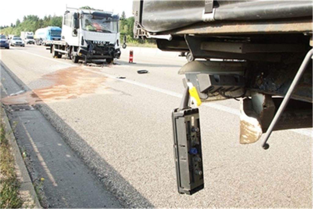 Unfall auf der A8. Foto: Einsatz-Report24