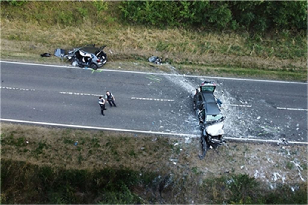 Unfall auf der B10 zwischen Ersinger Kreuz und Wilferdinger Höhe fordert am Dienstag ein Todesopfer. Foto: Einsatz-Report 24