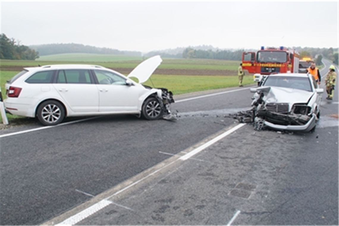 Frontalunfall: Betrunkener 60-Jähriger fährt in B-35-Baustelle Unfall im Baustellenbereich. Foto: sdmg