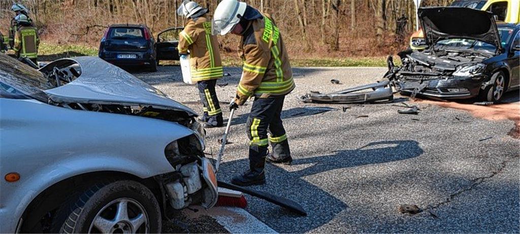 Verkehrsunfall fordert drei Verletzte