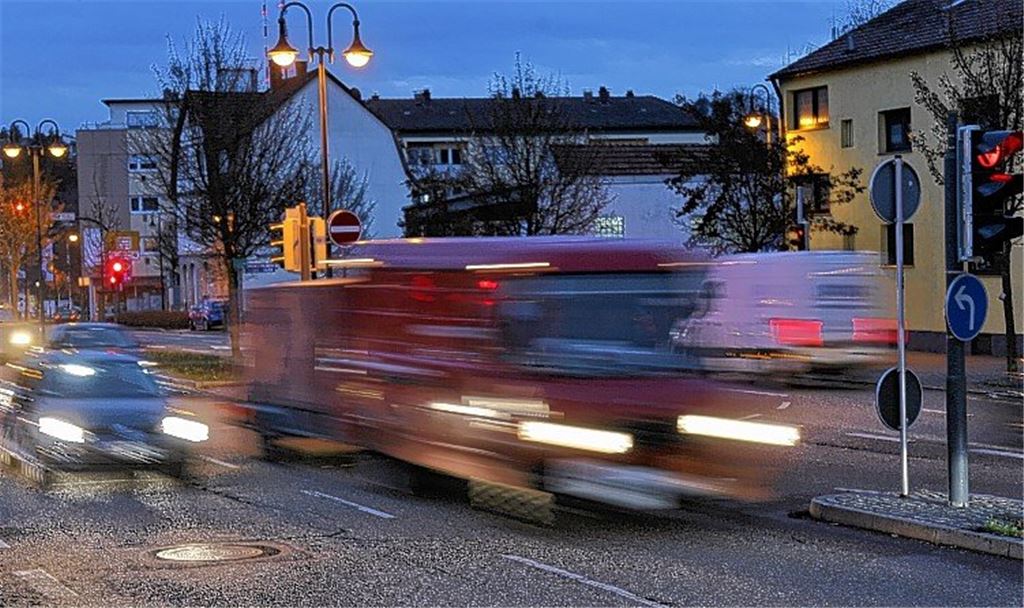 Stadt will zwei Superblitzer für die B10