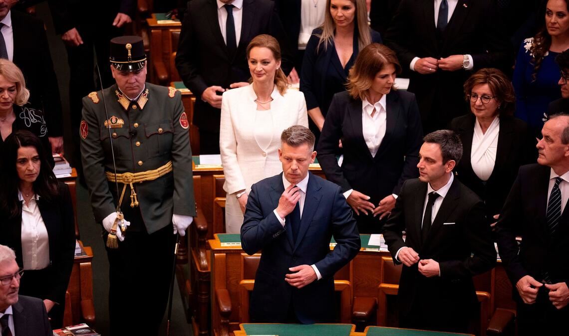 Ungarns Parlament hat den bürgerlichen Politiker Peter Magyar zum neuen Ministerpräsidenten gewählt.