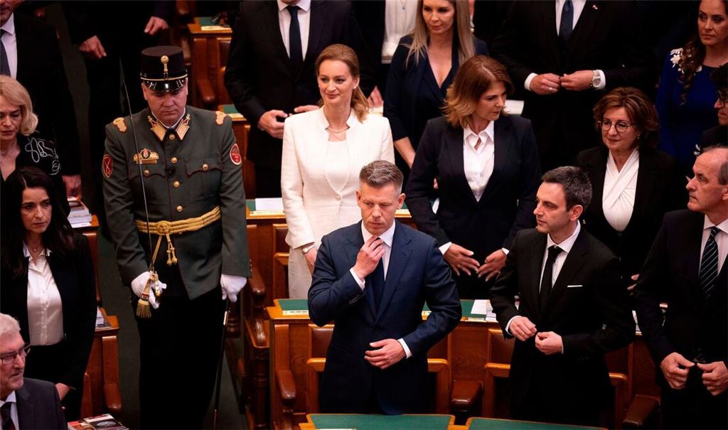 Ungarns Parlament hat den bürgerlichen Politiker Peter Magyar zum neuen Ministerpräsidenten gewählt.