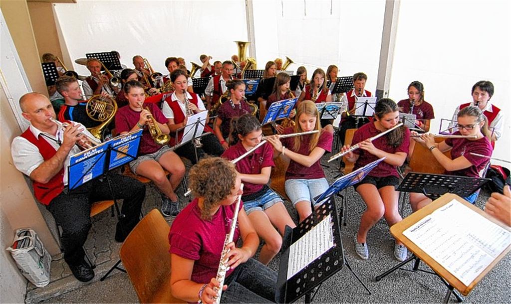 Ungewöhnliches Konzerterlebnis: Mit einem ständig anwachsenden Orchester steigt auch stetig die Klangfülle an.